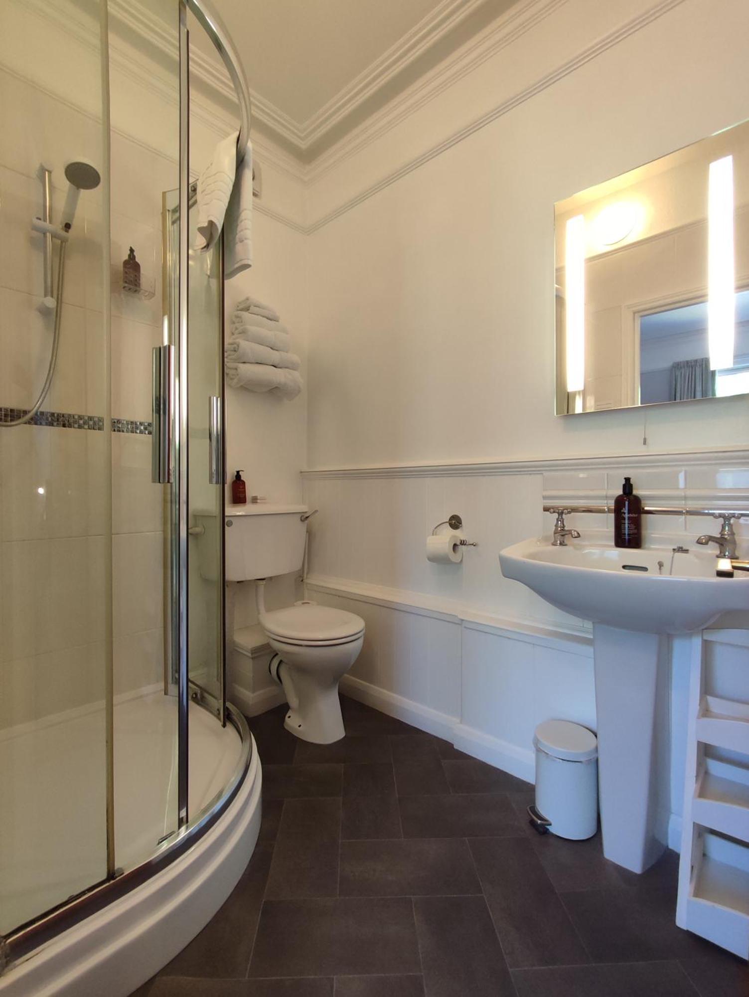 Anton Guest House Bed And Breakfast Shrewsbury Buitenkant foto